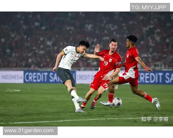 亚洲足球格局变动解析：世界杯预选赛新形势与竞争态势展望